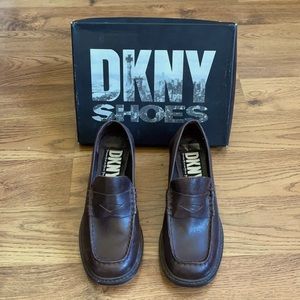 Vintage brown DKNY 90s loafers